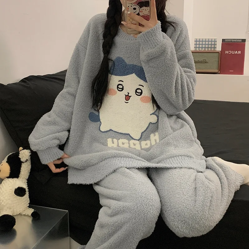 بدلة بيجامات شتوية للسيدات من الفلانيل على شكل رسوم كرتونية من Chiikawa ملابس منزلية سميكة ودافئة ملابس صالة للفتيات