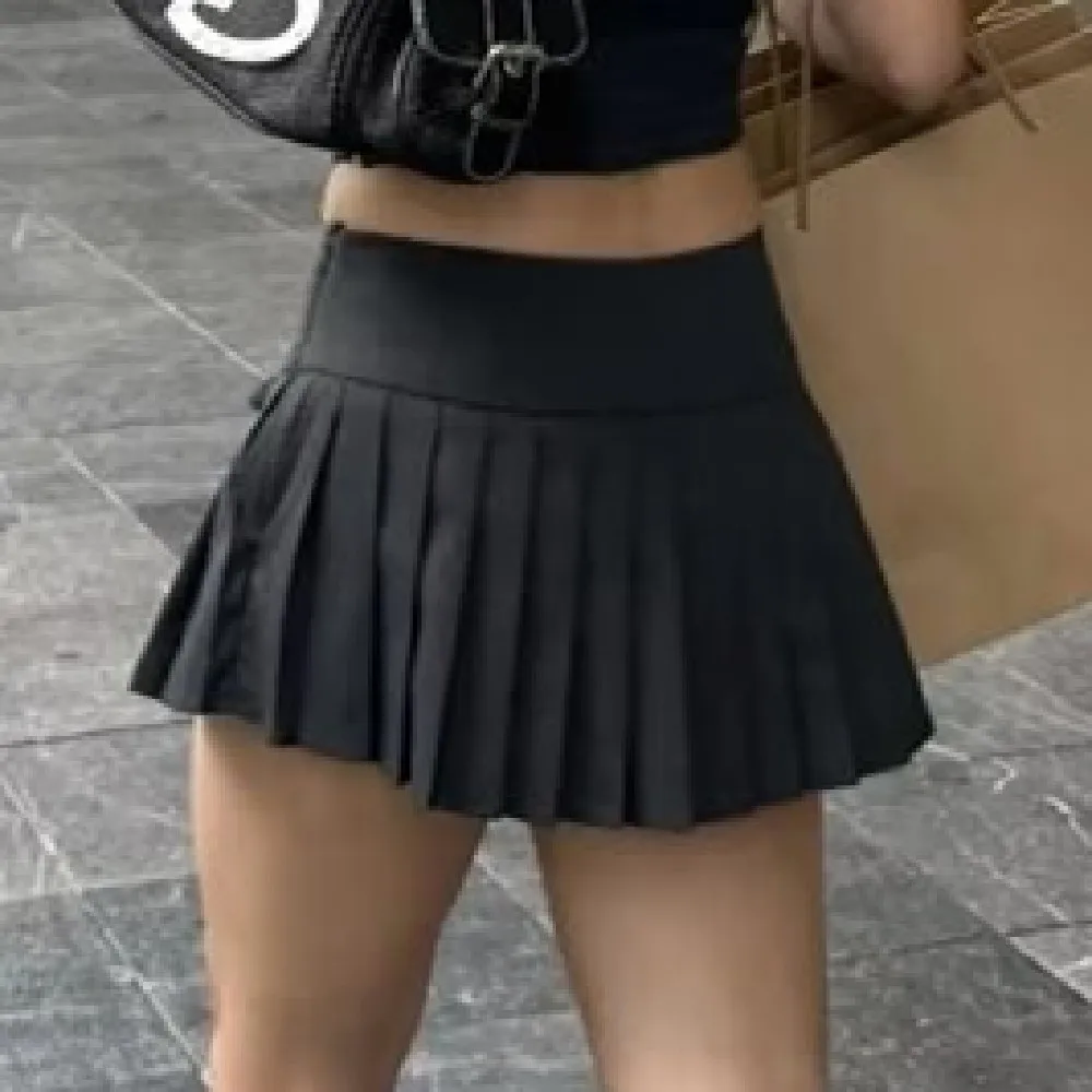 2025 Y2K Style Cool Girl Cross Slit Asymmetrical Pleated Mini Skirts Women Side Zipper Low Waist Sports Skirts Gray Black White