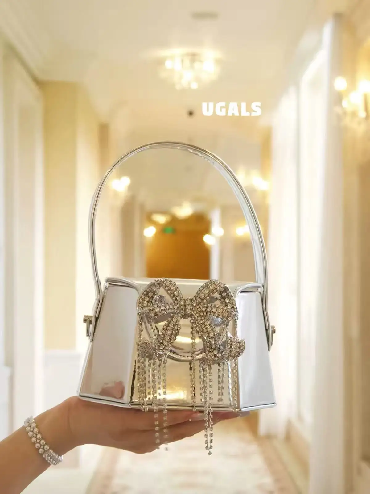 Luxury Design Hobo Bag Women Handbag Glitter Diamond Bow Knot Tassel Evening Bag Wedding Party Banquet Clutch Pure Shoulder Bag
