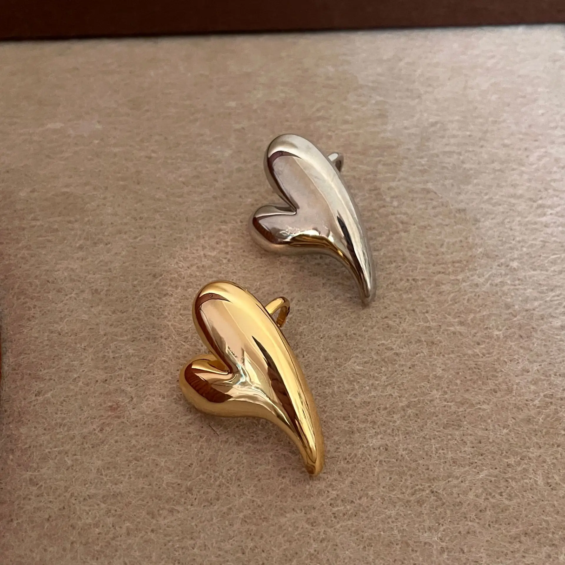 Metal Glossy Irregular Heart Shaped Large Open Rings for Women Girls Exaggerated Vintage Jewelry Gifts