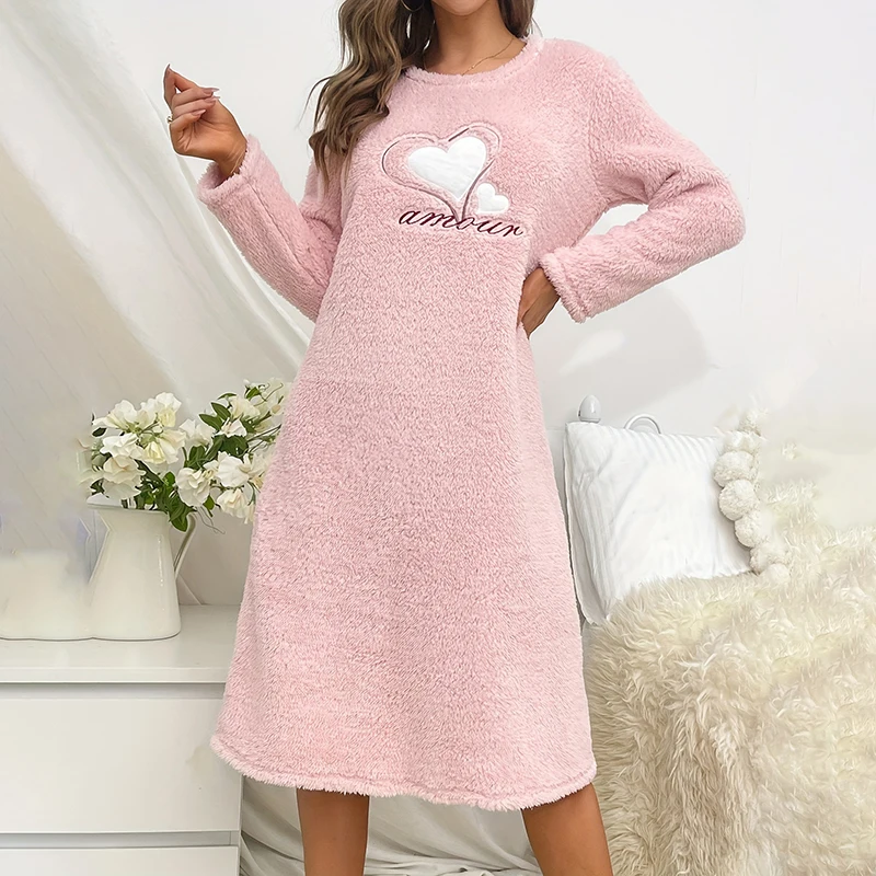 

Women's flannel pajama dress winter long sleeved printed heart shaped casual and comfortable home wear casual sleepwear pajamas