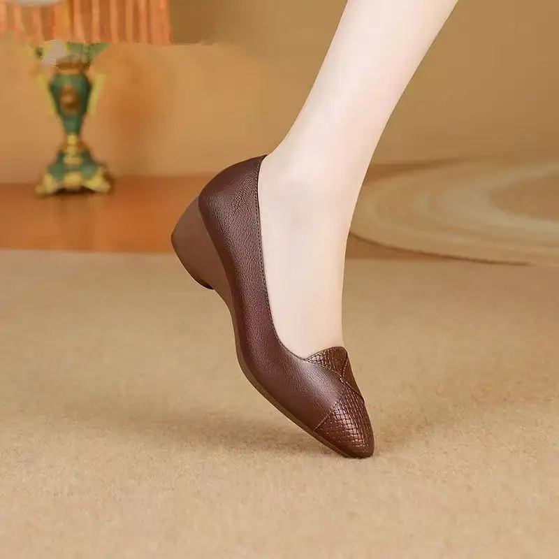 Women Block Heel Round Toe Leather Shoe Spring Summer New Soft sole Non Slip Shallow Slip On Lightweight Work Shoe Commuter Shoe