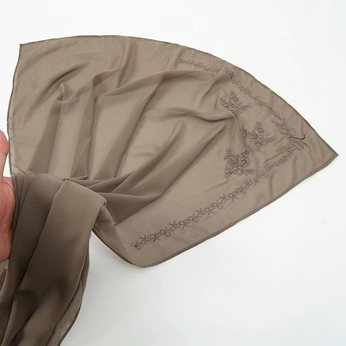 

Новый шифоновый длинный шарф с вышивкой, женский мусульманский хиджаб, исламские палантины, шали, банданы, повязка на голову, Bufanda, платок, Turbante Mujer