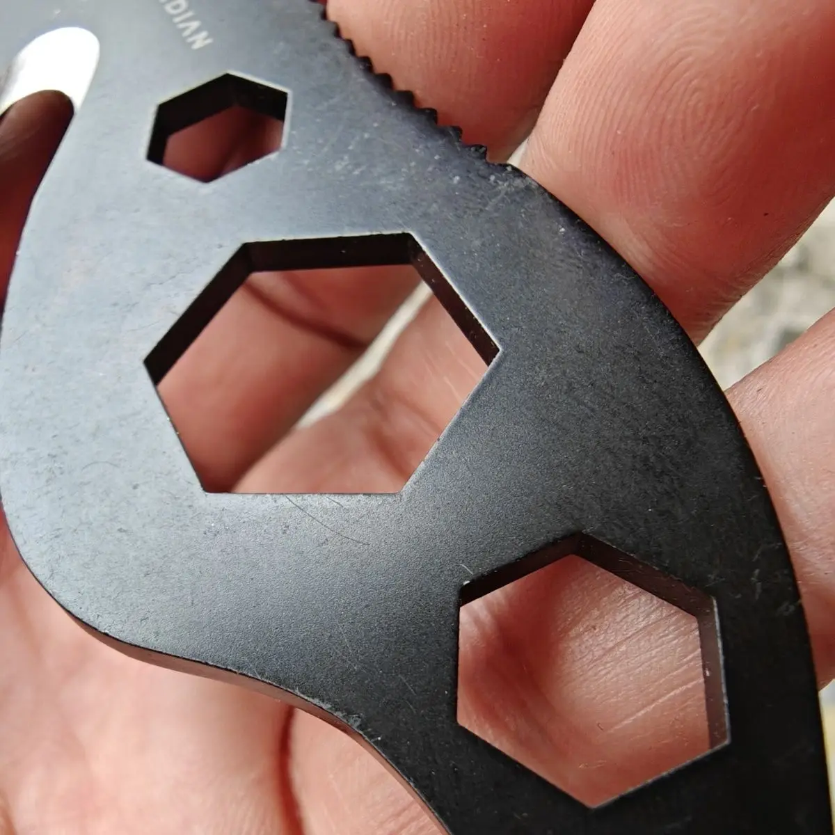 Outdoor Portable EDC Multifunctional Keychain Tool, Cycling Camping Car Emergency Survival Tool