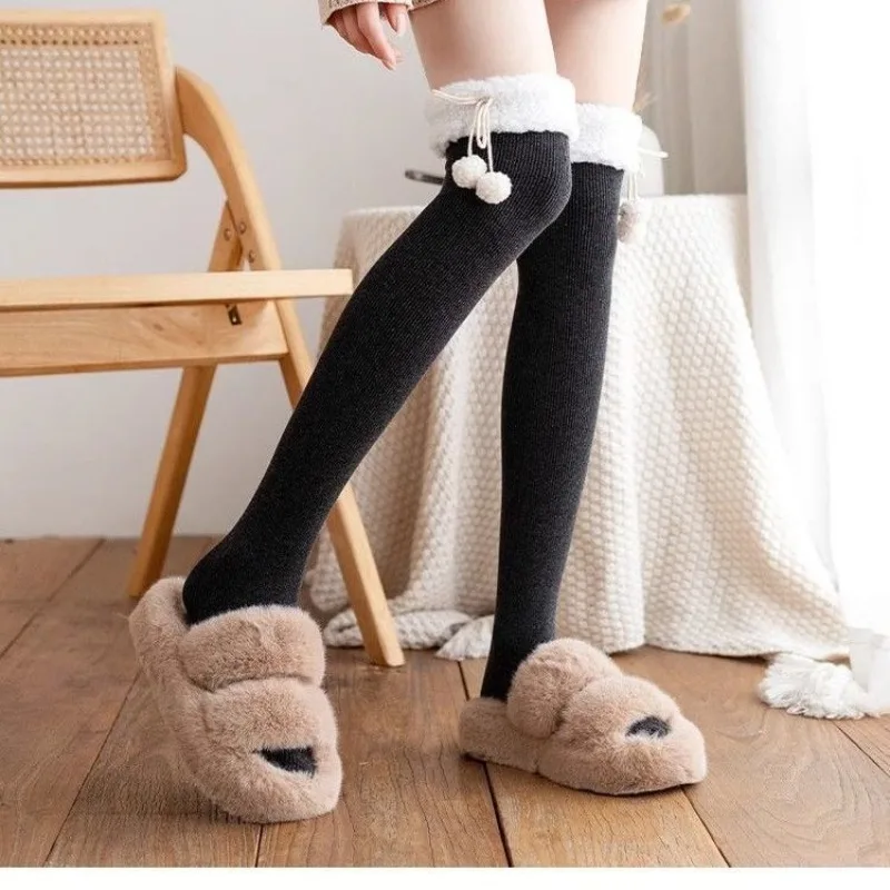 1/4 Paar dicke, warme und schlankmachende High-Tube-Kniestrümpfe für Herbst und Winter mit flauschigen Kanten und lange Röhrensocken für süße Mädchen