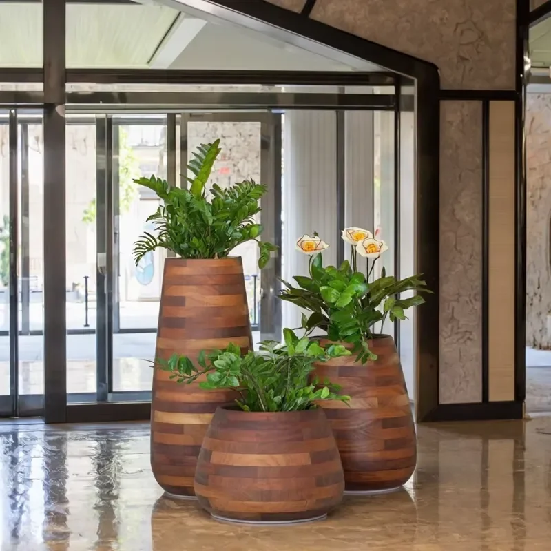 Minimalist Large Wood Fiberglass Epoxy Coating Vase Durable Indoor Outdoor Industrial Home Decoration Modern Hotel Garden