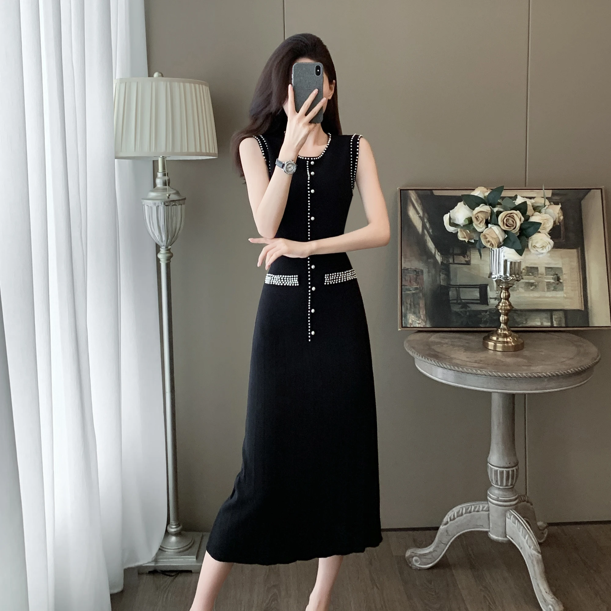 Elegant French Women O Neck Sleeveless Tank Knitted Midi Dress 2024 New Summer Pearls Decoration Slim Bodycon Pleated Vestidos