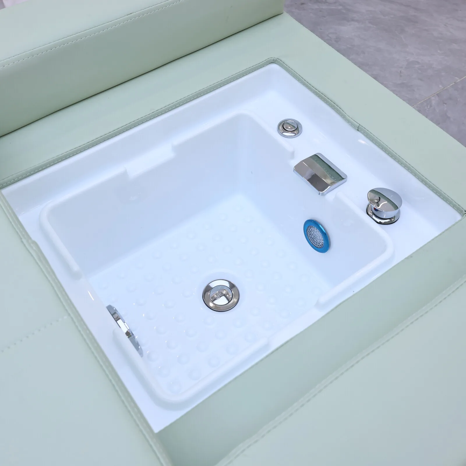 Elektrisches Shampoo-Liegebett in Erdtönen mit Massagefunktion – All-in-One-Salonstation mit Begasung, Fußbad und Haarwaschbecken – Detail 33