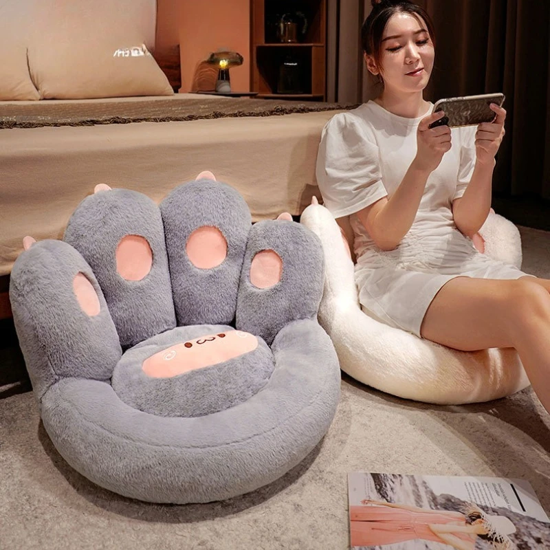 1-teiliges Bodenkissen in Katzenpfotenform mit abnehmbarem Schafplüsch – weiches Polyester, mittlere Festigkeit, ideal für Gamer-Stuhl