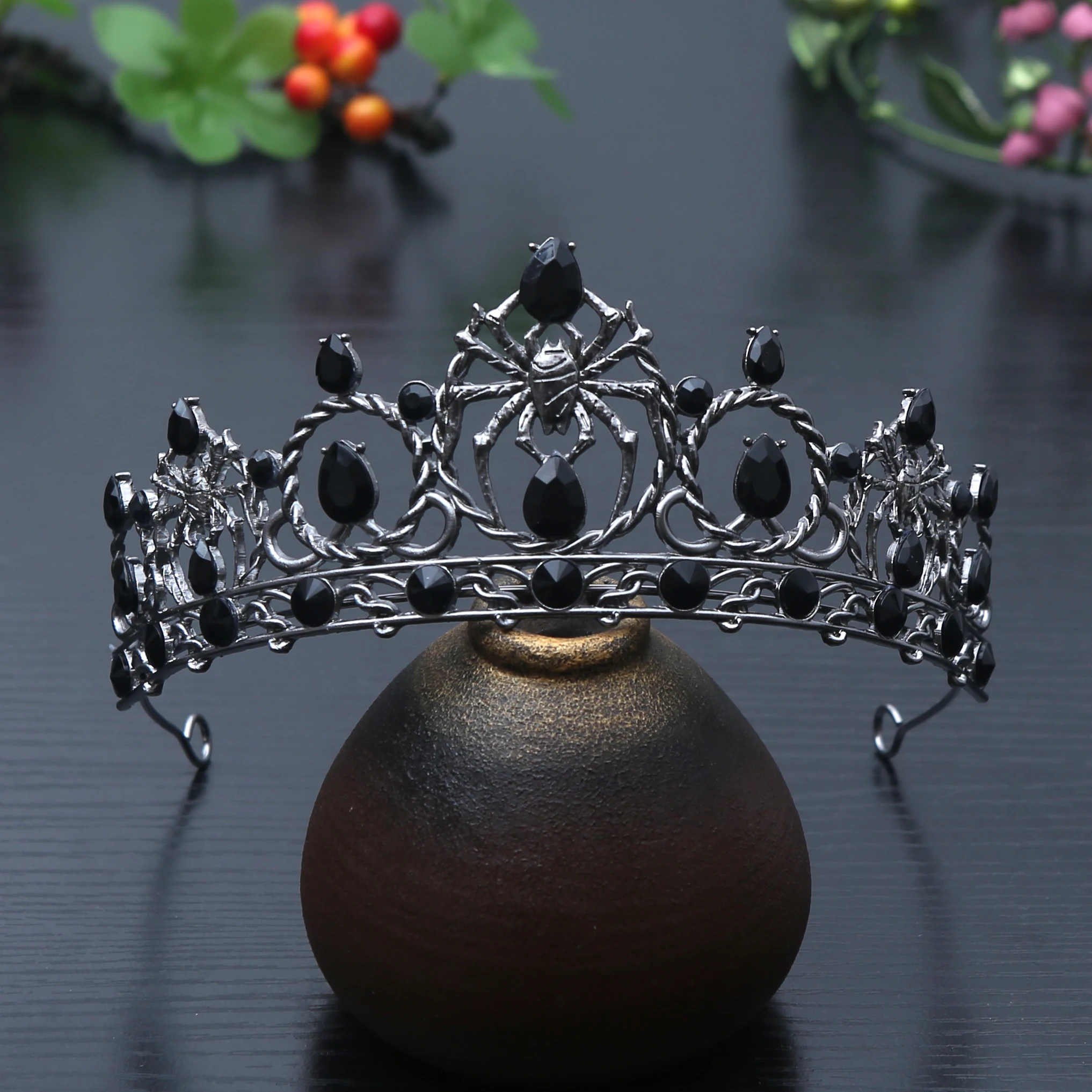 

Нишевый панк-стиль, розыгрыш-паук, корона из сплава на Хэллоуин, элитная роскошь, выдающаяся текстура, подходит для праздничного и карнавального платья