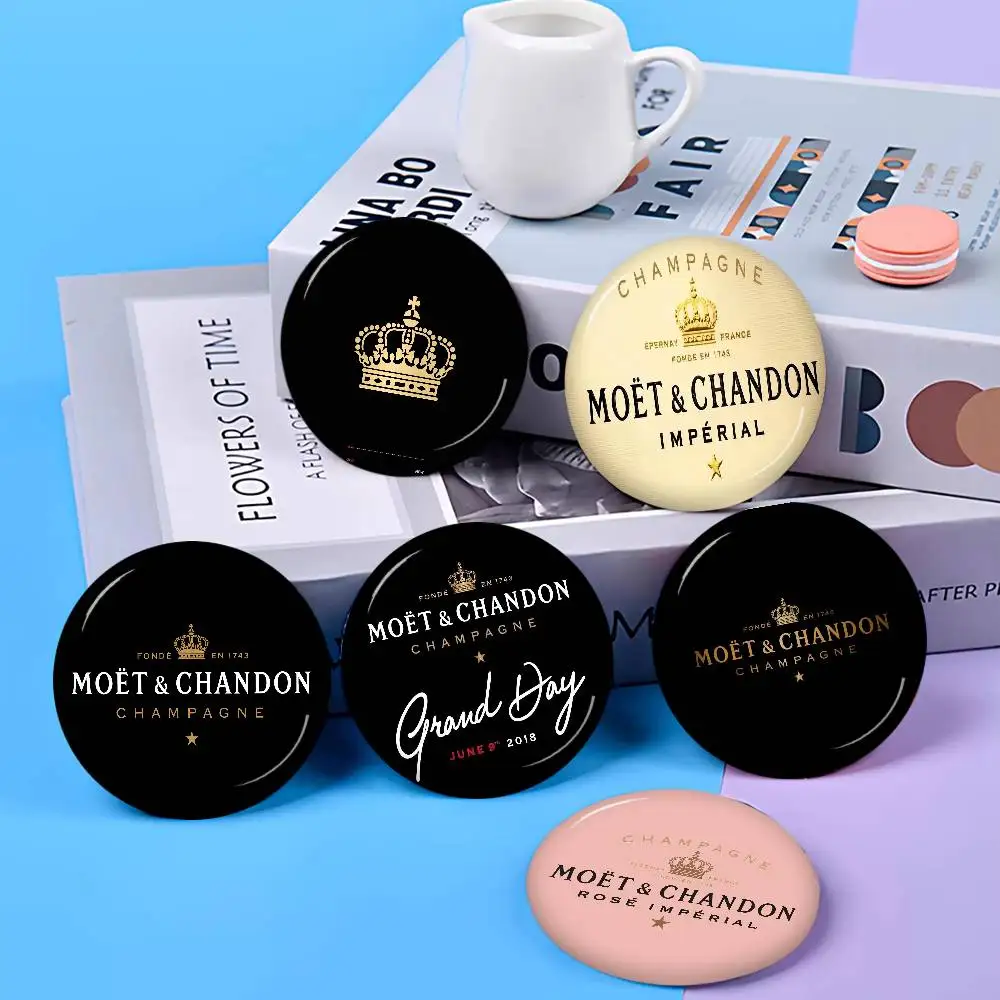 Broches redondos de lujo de la marca M-Moet C-Chandon, 32/44/58mm, pines hechos a mano para mochila, accesorios de joyería, regalos, insignia creativa
