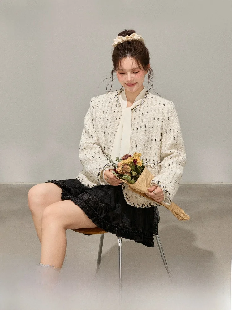 

Winter Slimming Black White Knitted Velvet Set plus Size Fashion Outerwear And Skirt High Waist Cake Skirt Long Sleeve