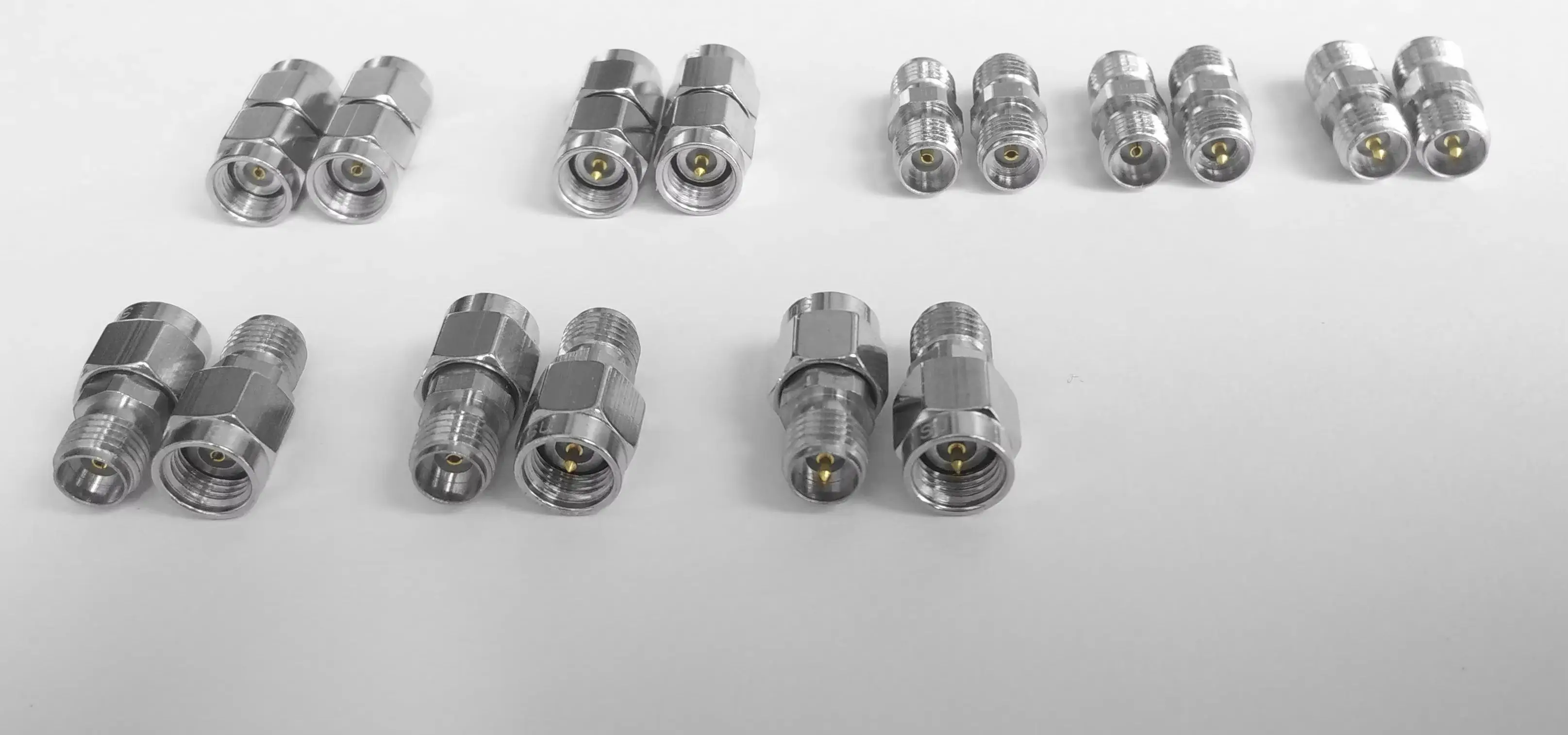 SMA RP 2.92 Adapter Insertion Loss Less Than 0.1dB 6G Standing Wave Less Than 1.1 Reverse Polarity 6G; 18GHz; 27G