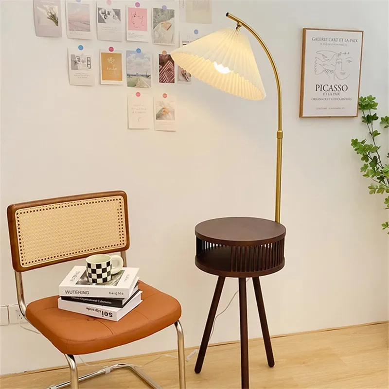 Vintage Wooden Floor Lamp Designer Tripod Standing Lamp For Bedroom Living Room Indoor Decor Classic