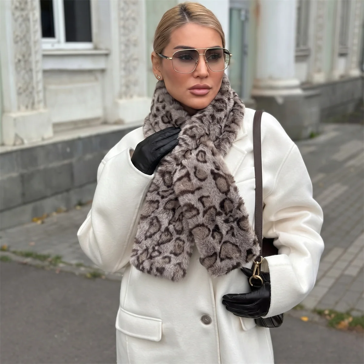 Ladies Luxury Leopard Faux Fur Scarf Soft Fluffy Neck Wrap Winter Trendy Plush Scarf for Daily Street Style and Festival Wear