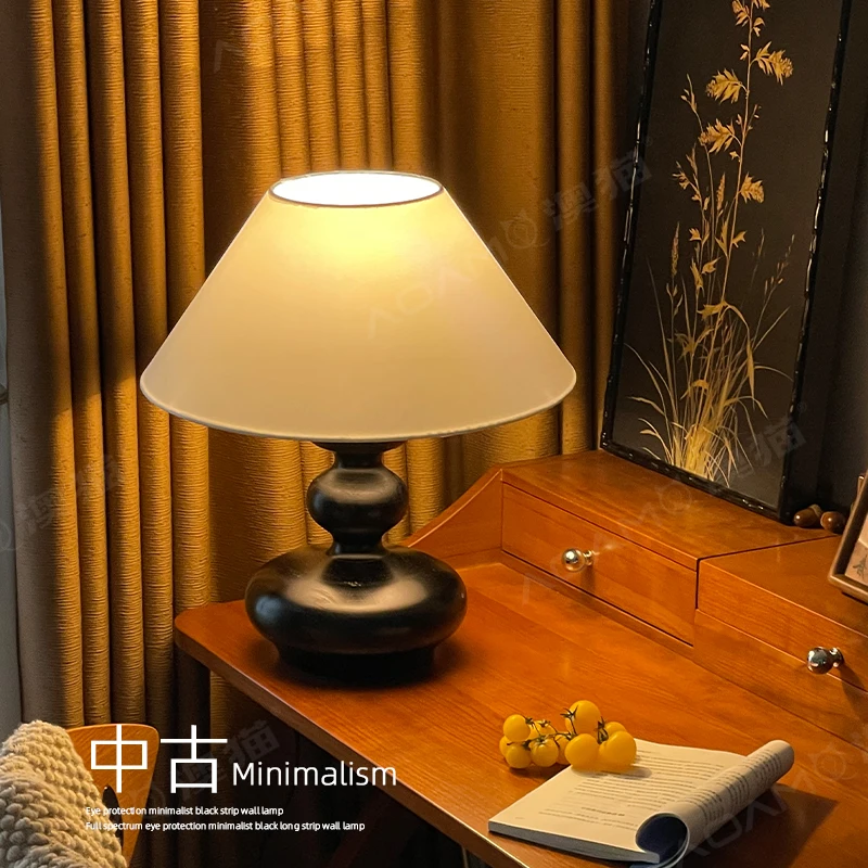 

French retro solid wood medieval desk lamp American new Chinese wabi-**** designer bedroom bedside table lamp premium sense