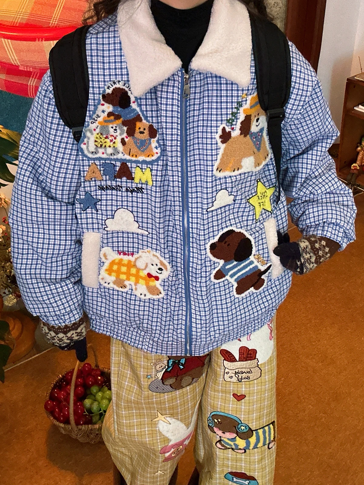 

C2 Зимнее клетчатое пальто с меховым воротником ягненка из хлопка Jaet ex Matching Doggies Floed Inter Long Sve на молнии