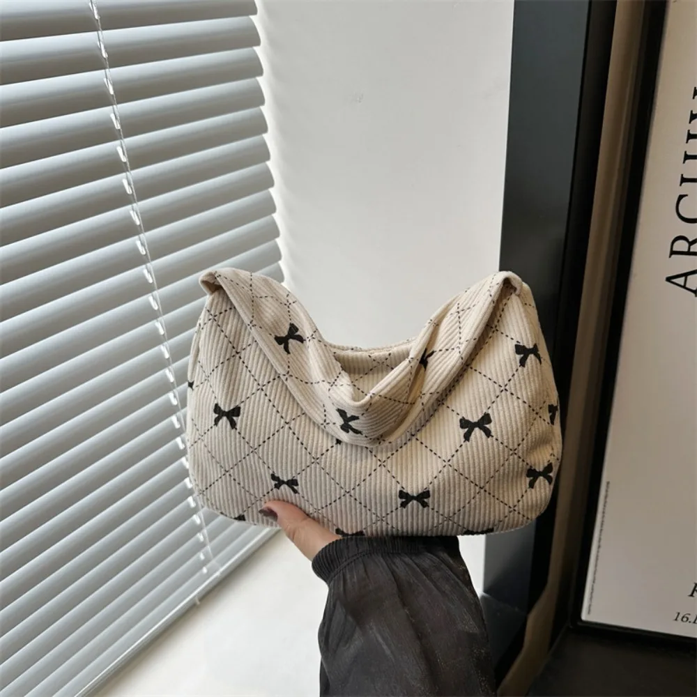 

Модная сумка через плечо большой вместимости. Модная повседневная сумка для подмышек. Дорожная сумка с бантом. Вечерние сумки с верхней ручкой.