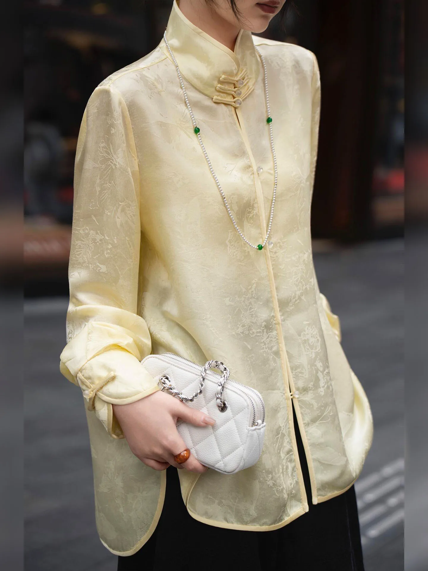 

New Chinese Sle Yellow Silk Satin Loose Fit Stand Collar irt for Women Spring 2026 Ele Long Sve Button up Top