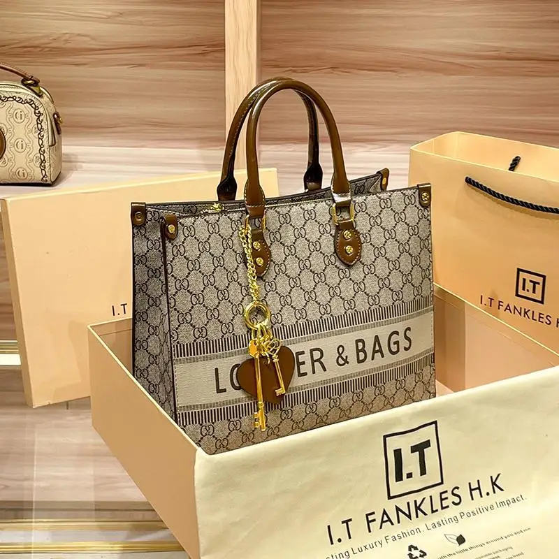 

Элегантная дизайнерская большая сумка для женщин, роскошная кожаная сумка через плечо, винтажная минималистичная шикарная стильная большая вместимость