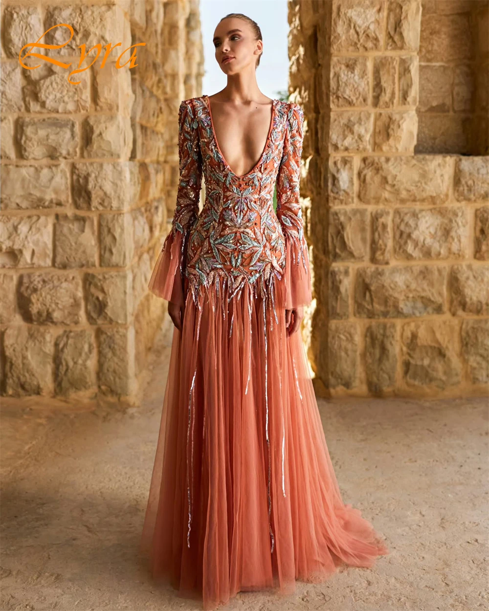 تخصيص لينة الأورجانزا الخامس الرقبة مساء اللباس رائعة مطرزة فساتين السهرة مزاجه طويلة الأكمام فساتين المناسبات الخاصة