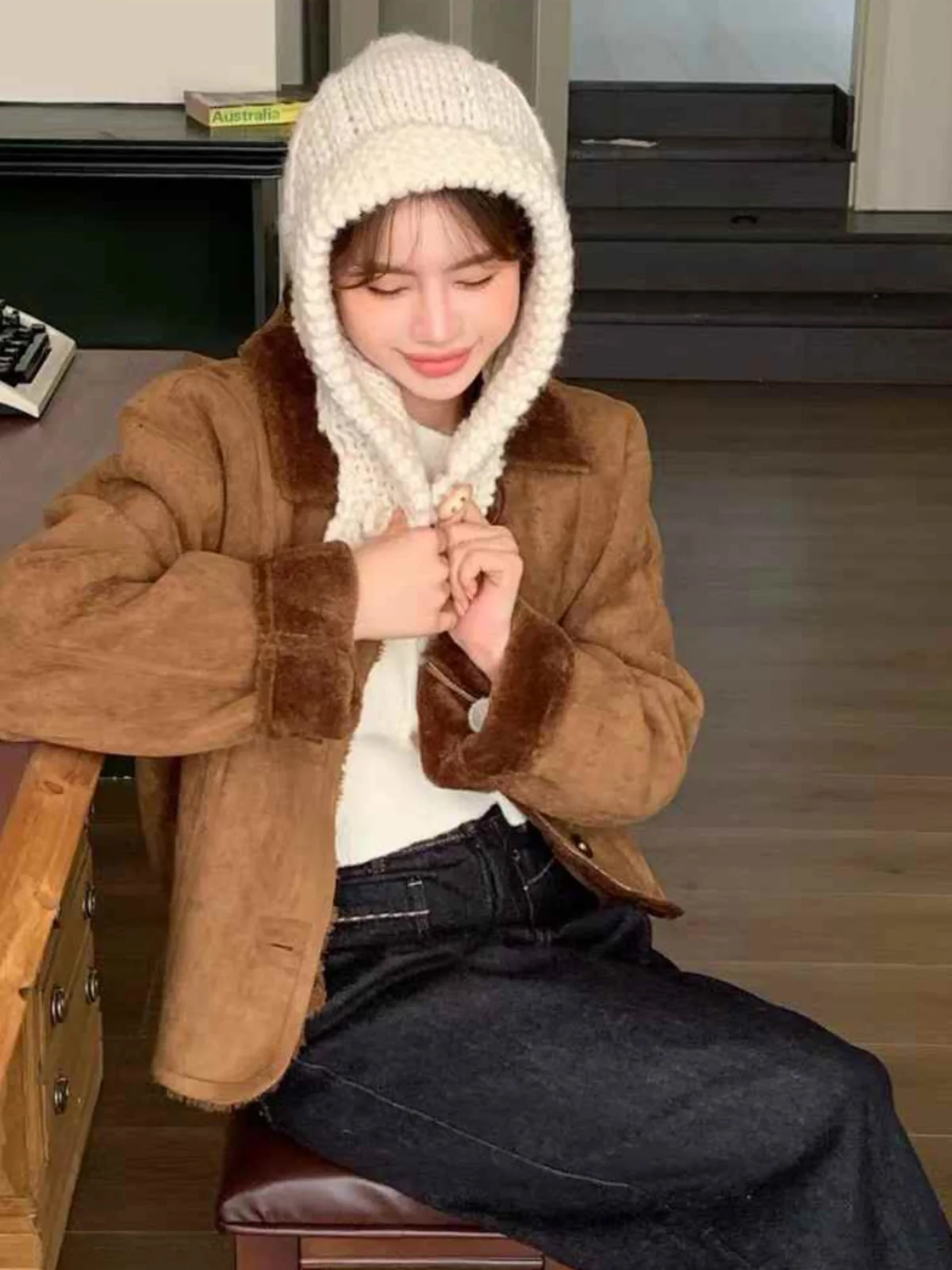 2024 겨울 두꺼운 보온 레트로 칼라 여성 재킷 퍼 가죽 일체형 안티에이징 숏 코트 스타일리시 출퇴근 스타일