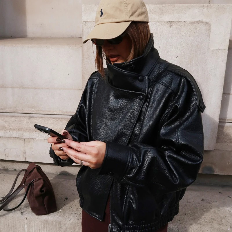 Giacca da donna in ecopelle con cerniera Giacca nera da mezza stagione 2025 Cappotto autunnale Colletto alla coreana da strada Capispalla da locomotiva da donna