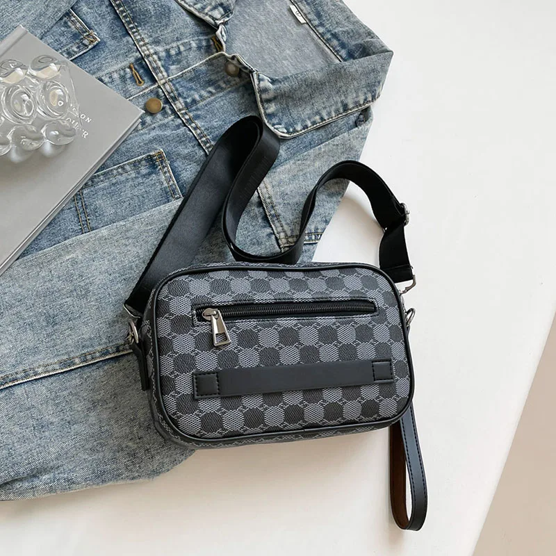 حقيبة كتف عصرية للأعمال للرجال من جلد البولي يوريثان حقيبة ساعي البريد بحزام عريض حقائب كروس مربعة منقوشة حقائب بحمالات للرجال