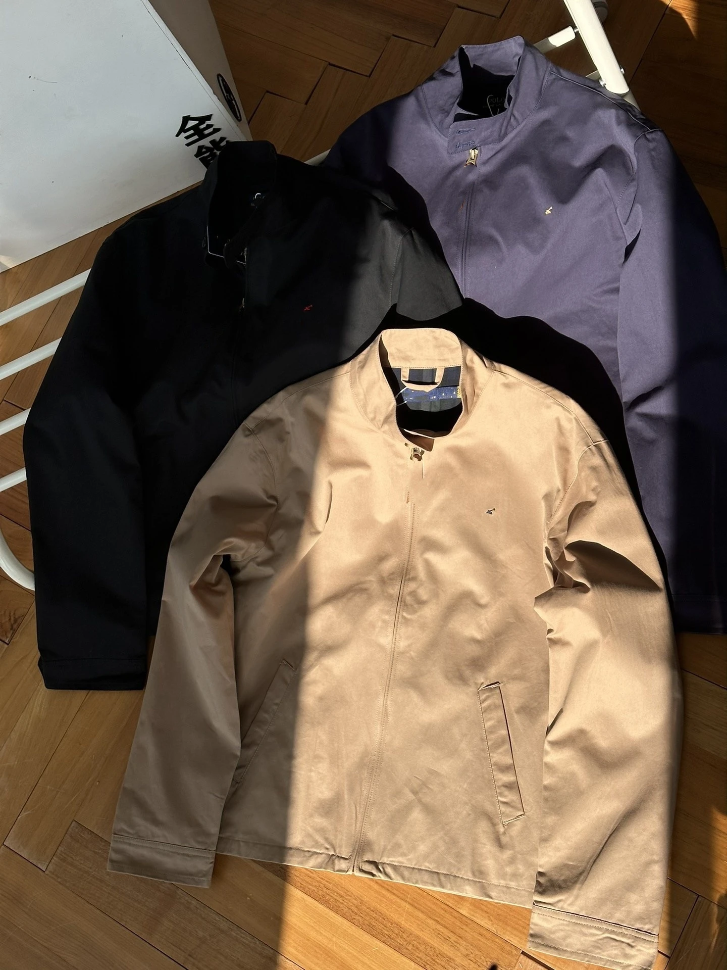 

Retro Commuter Sle Jaet with Stand Collar And Zipper Couples Outerwear Embroidered Logo ex Long Sve Coat