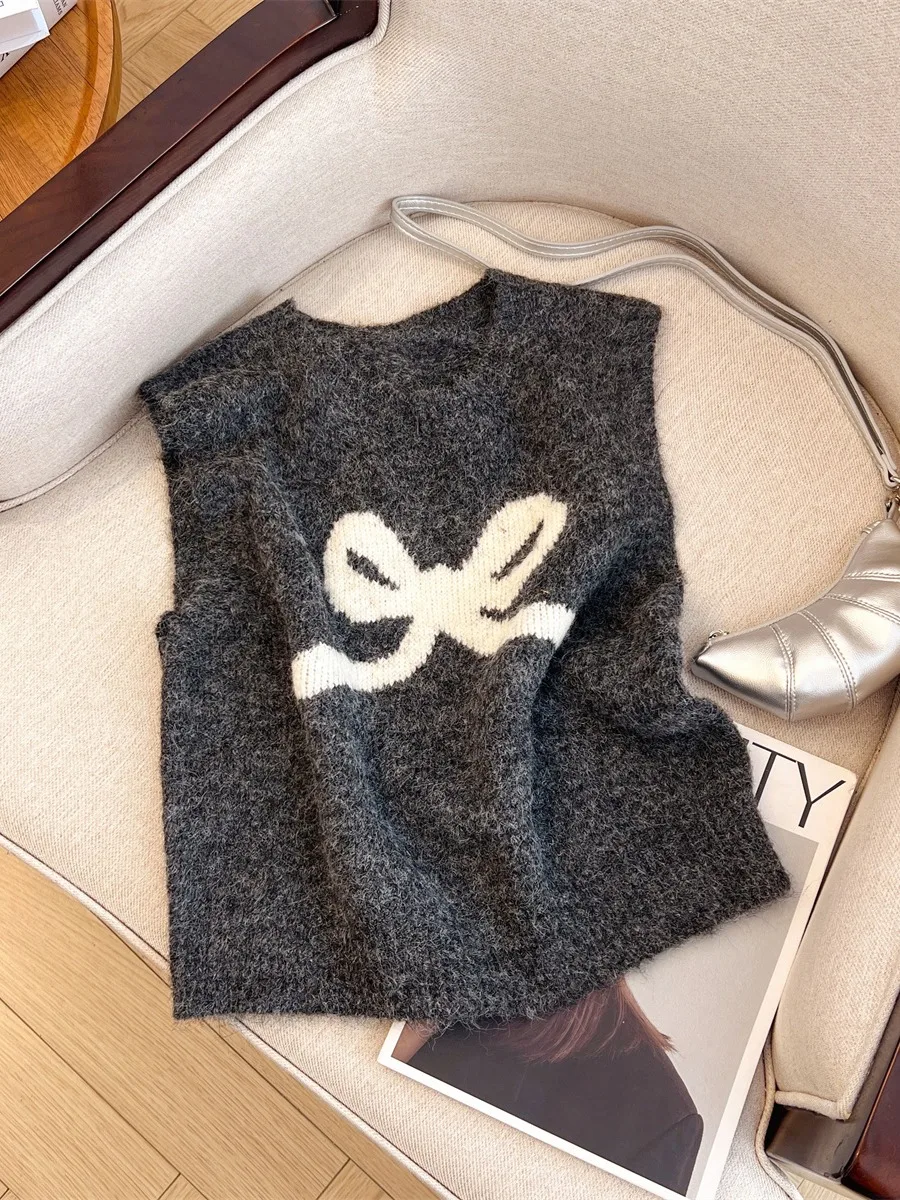 Retro Ey Bear Velve… - image