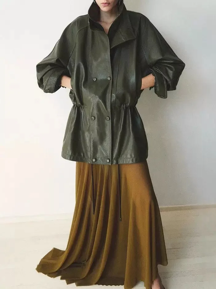 Giacca in pelle di pecora conciata alla moda per donna 2025 Nuovo colletto a doppio strato Vita pieghettata Cappotto lungo midi Giacca nera Dame