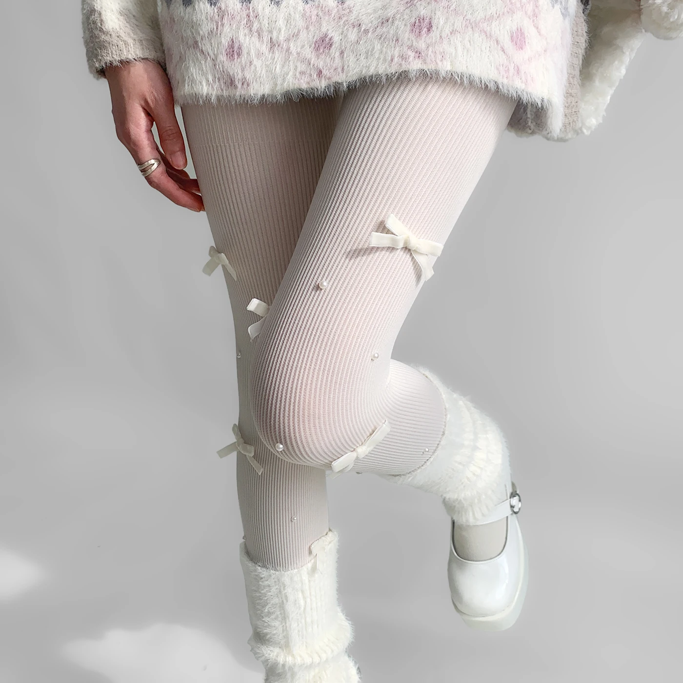 Y2K Subculture Japanese Original White Plush Leg Warmers with Bowknot Straps Autumn Winter Lolita Calf Socks for Women