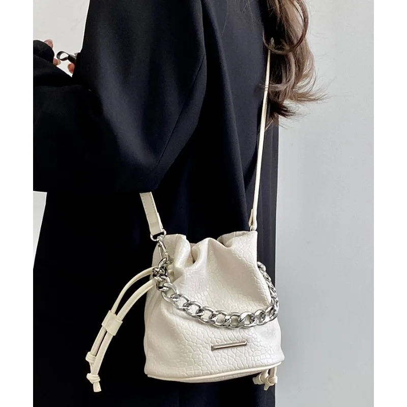 Luxury Brand 2024 Unique New Women\'s Crossbody Bag Summer Chain Bucket Bag High Quality Alligator Skin Texture White Tote