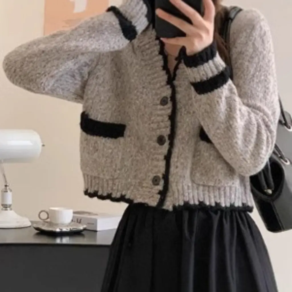 

Women's Style Short Cardigan Button Sweater French Knitwear Coat Top with Pockets Early Autumn Atmosphere