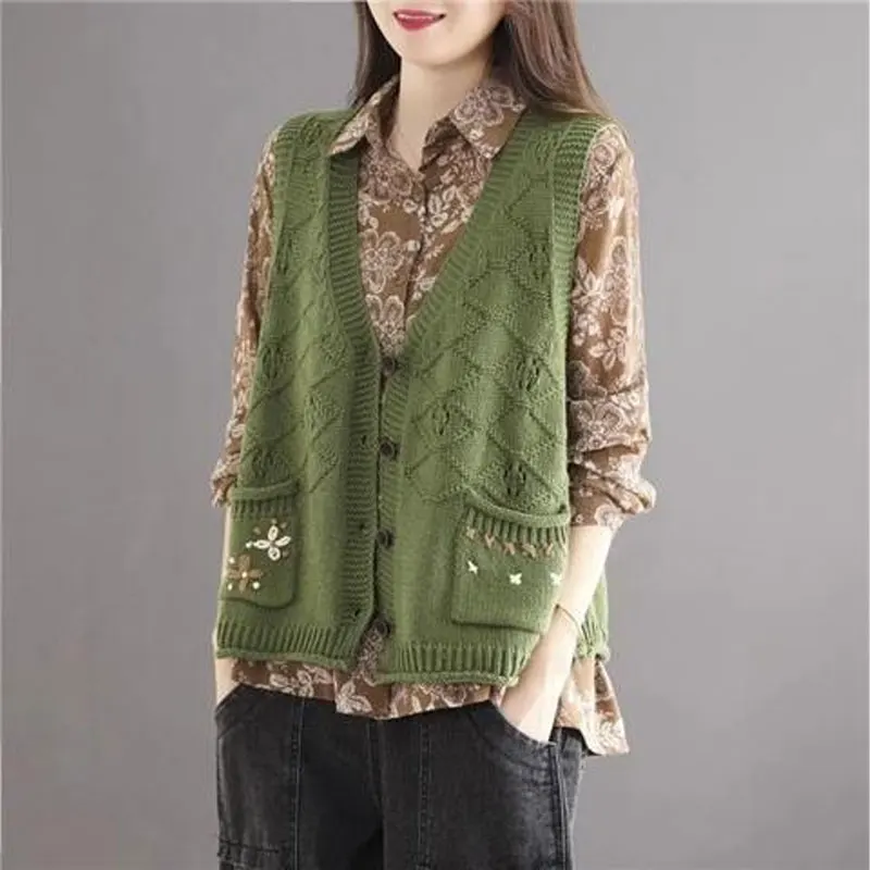 Stylish Vintage Floral Embroidery Cardigan Spring Autumn Single-breasted Women\'s Clothing Casual V-Neck Knitted Sweater Vest New