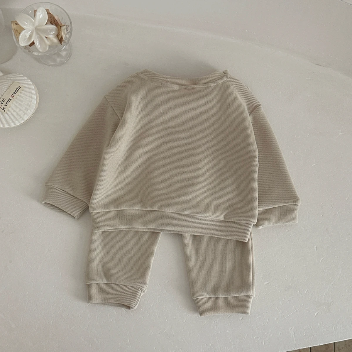 Koreanisches Unisex-Baby-Lammfell-Handtuch mit Stickerei, 2-teiliges Outfit, Frühling/Herbst, geripptes Rundhals-Oberteil & Knieschoner-Hose, Babykleidung – Detail 6