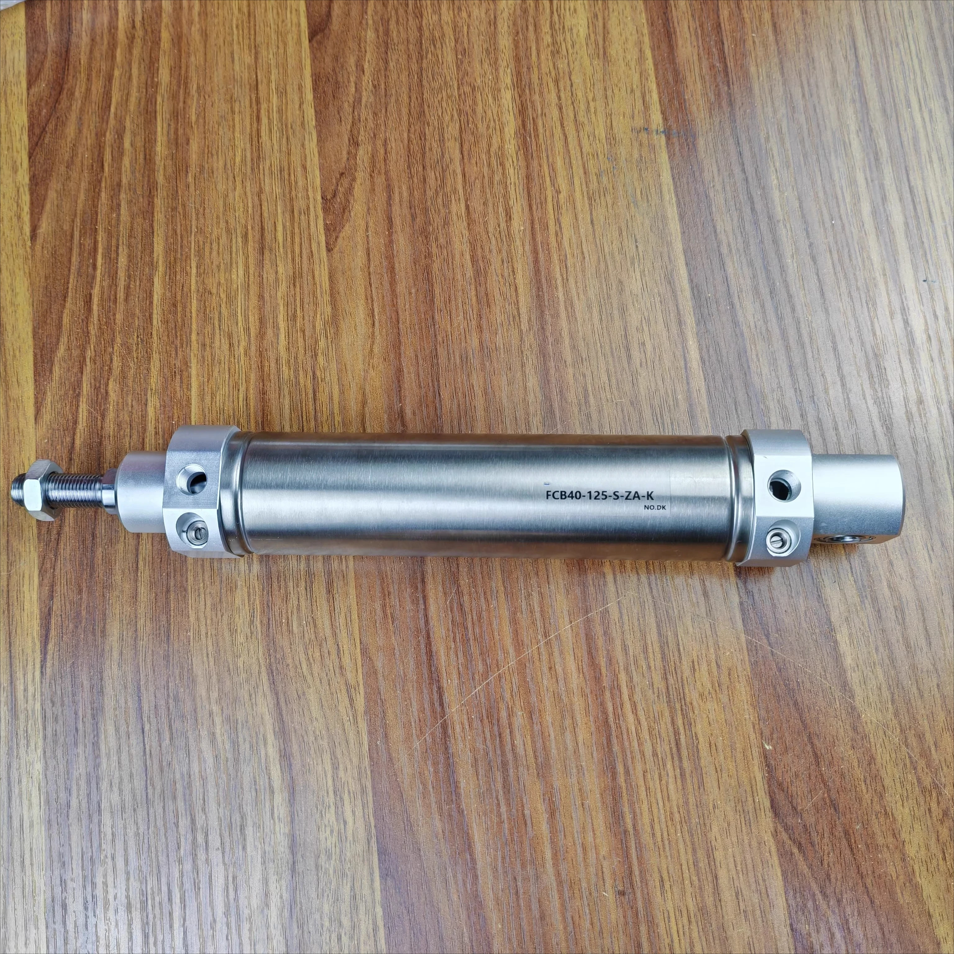 

FCB40-125-S-ZA-K Робот Поворотный вход и из цилиндра, нижнее отверстие подшипника M10