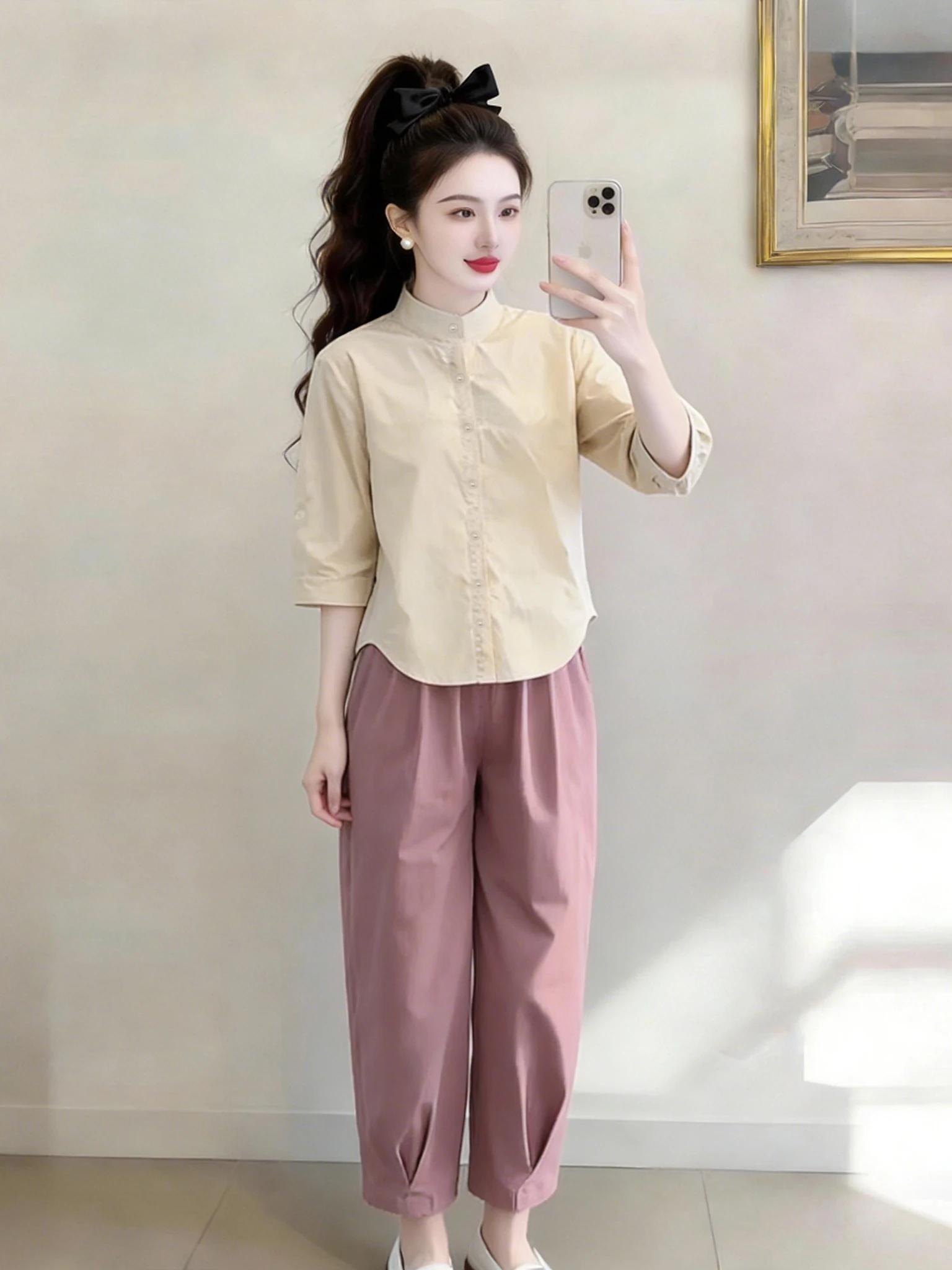 

Elegant Commute Style round Neck Shirt And Nine-Piece Pants Slimming Two-Piece Set for Women Summer 2026 Fashion Trend