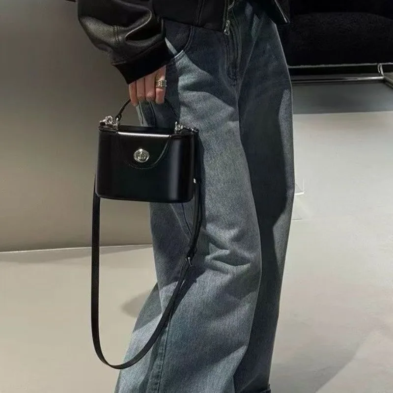 

New light luxury new product first layer niche camera bag lunch box bag shoulder handbag women