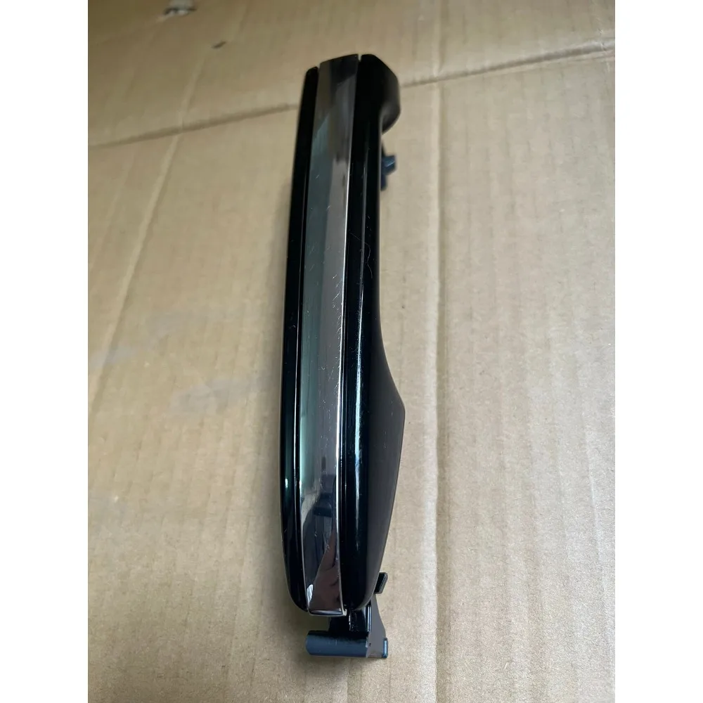 

Для Toyota Crown Reiz: Полухромированная хромированная накладка на дверную ручку (без датчика), с крышкой замка