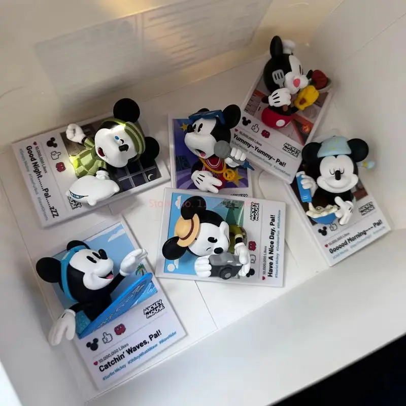 Asli Disney Kartun Mickey Seri Kehidupan Menyenangkan Kotak Buta Stiker Kulkas Figur Aksi Magnetik Hadiah Ulang Tahun untuk Mainan Anak Perempuan
