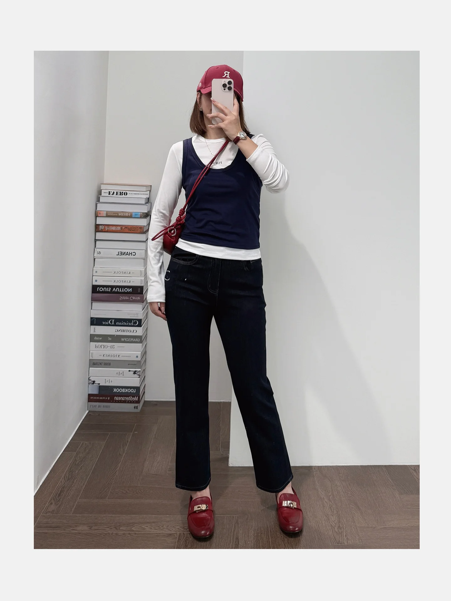 

Классический жилет серии Miu: комфортная посадка, идеально подходит для многослойных образов, дышащий хлопок, длинный рукав, круглый вырез, без рукавов.