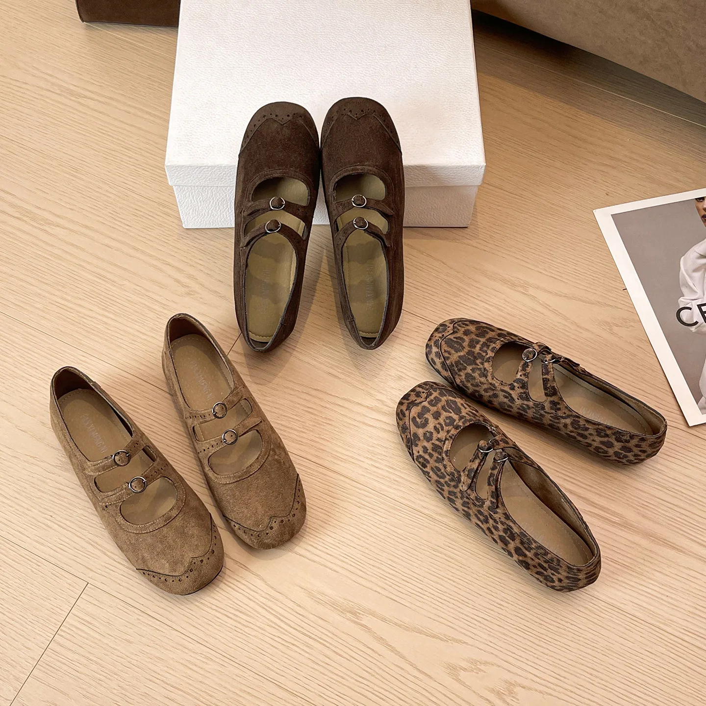 

Женская обувь Мэри Джейн на плоской подошве, балетки, повседневные кроссовки, женские сандалии, лоферы, трендовая замшевая удобная обувь для официальной одежды