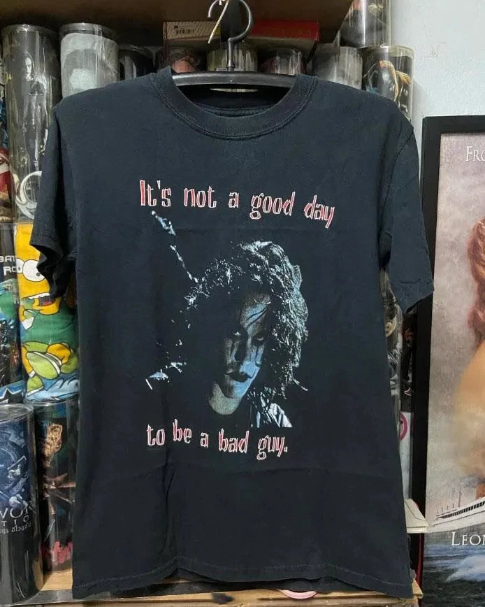 تي شيرت فيلم "الرابين"، ليس جميع الضاحيين؟ الفن المظلم، الملابس القوطية، الملابس البديلة، براندون لي، إريك دريفين - 1994 #1