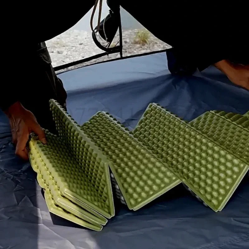 Outdoor Camping Portable Sleeping Mat Single Person Thick IXPE Mat Aluminum Film Folding Egg Nest Moisture-proof Waterproof Mat