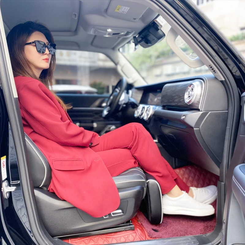 

Car Passenger Leg Support Is Suitable for The Modification of The Special Seat of The Great Wall Tank 300 Plus Rest Foot Support