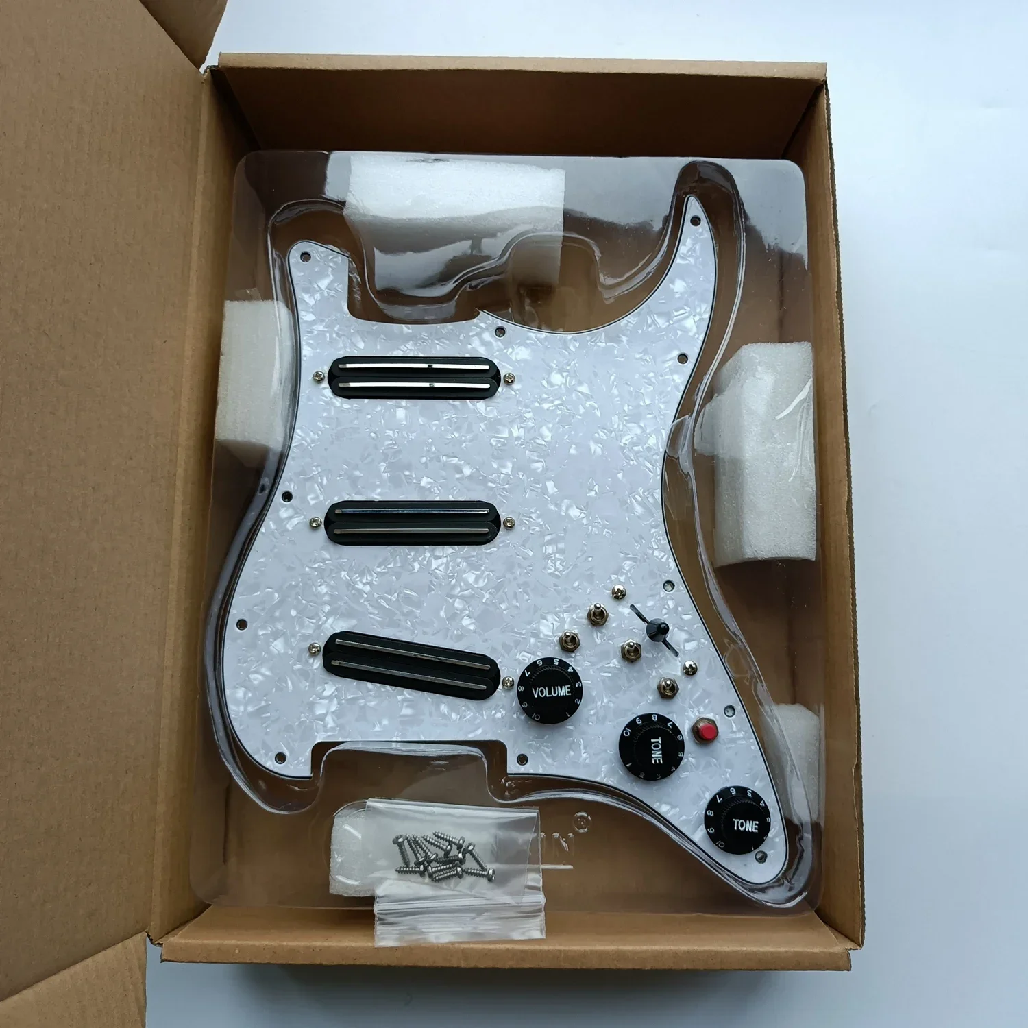 

Upgrade SSS Prewired Loaded ST Pickguard Mini Humbucker Pickups High Output DCR 4 Switch 20 Tone Wiring Harness Guitar Parts