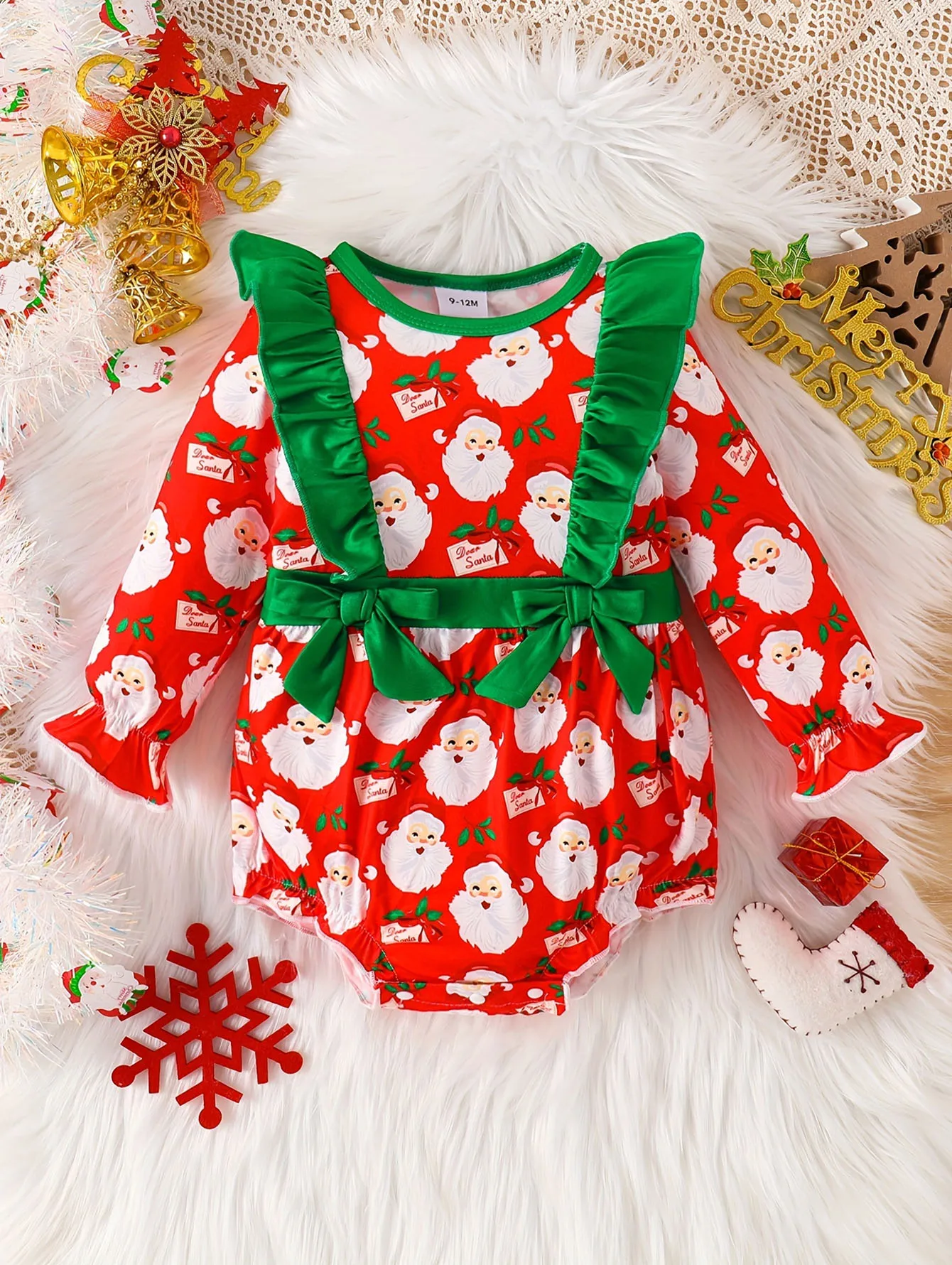 

Рождественская ограниченная серия с принтом Санта-Клауса - детский праздничный комбинезон с зеленым бантом и акцентом