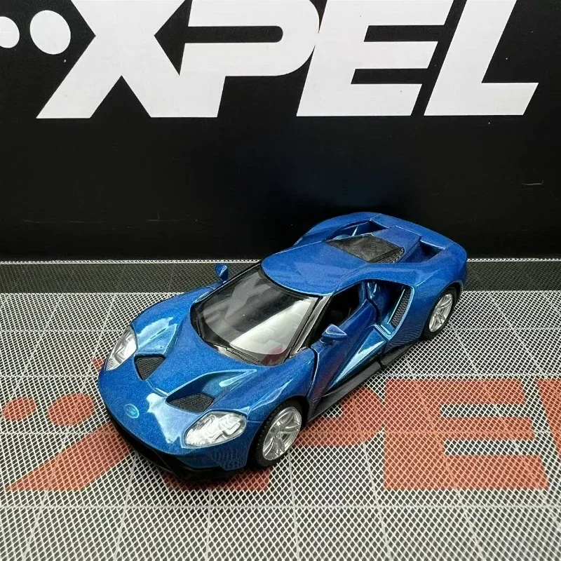 1:36 FORD GT voiture de sport modèle de voiture en alliage moulé sous pression et véhicule jouet modèle de voiture de Simulation en métal retirer Collection jouet pour enfants