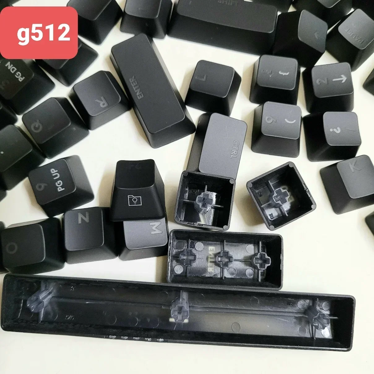 Single replacement keycaps or complete 104 keycaps suitable for Logitech G512 Cross axis body view 2